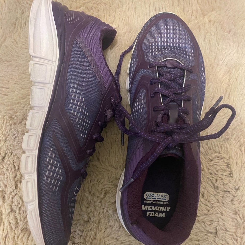 Women’s sneakers